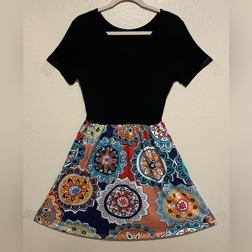 Boho Floral Pocket Dress Medium Colorful Knee Length Short Sleeve Dress - Picture 2 of 4